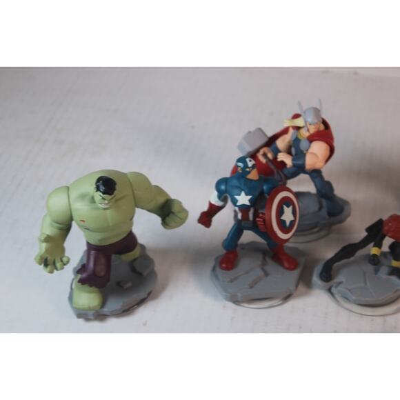 Disney Infinity 2.0 Wii U Toy Box Starter Pack Wii U, w/ 6 figurines, base, game - Picture 9 of 10